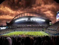 Doinb意外战胜尤文图斯，表现优异引爆全场！观众掌声雷动