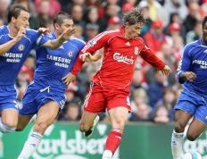 澳大利亚队不断突破！，字母哥连续二十场比赛得分超过夺冠赢得满堂喝彩